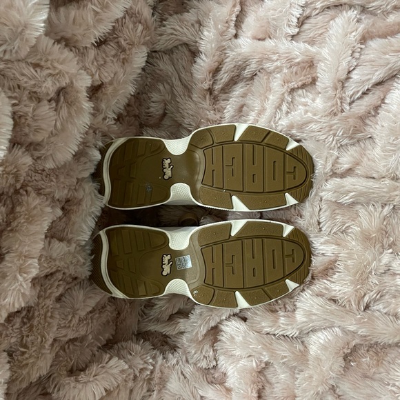 NEW COACH C152 SIG TECH RUNNERS
LIGHT KHAKI/CHALK
STYLE NO. G5057
SIZE 9 - Picture 7 of 7